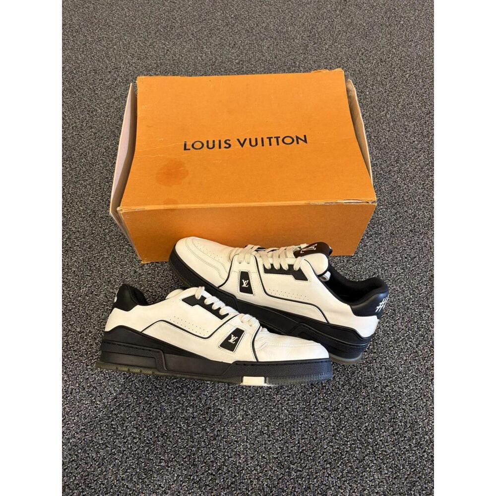 Louis Vuitton Black & White Trainers - Picture 2 of 6